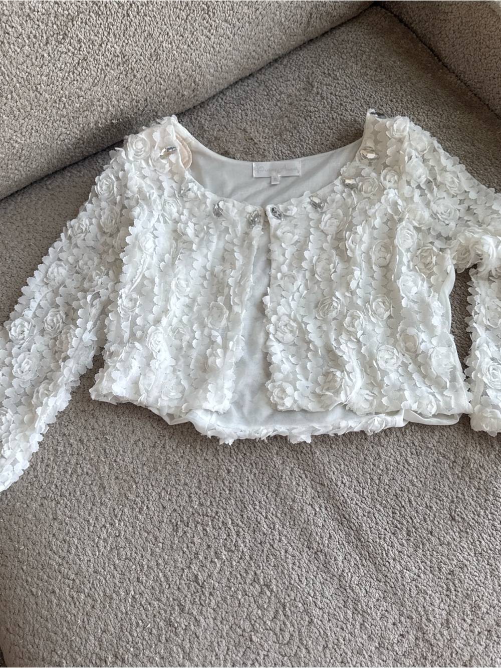 Pretty Angel White Floral Applique Cropped Cardigan